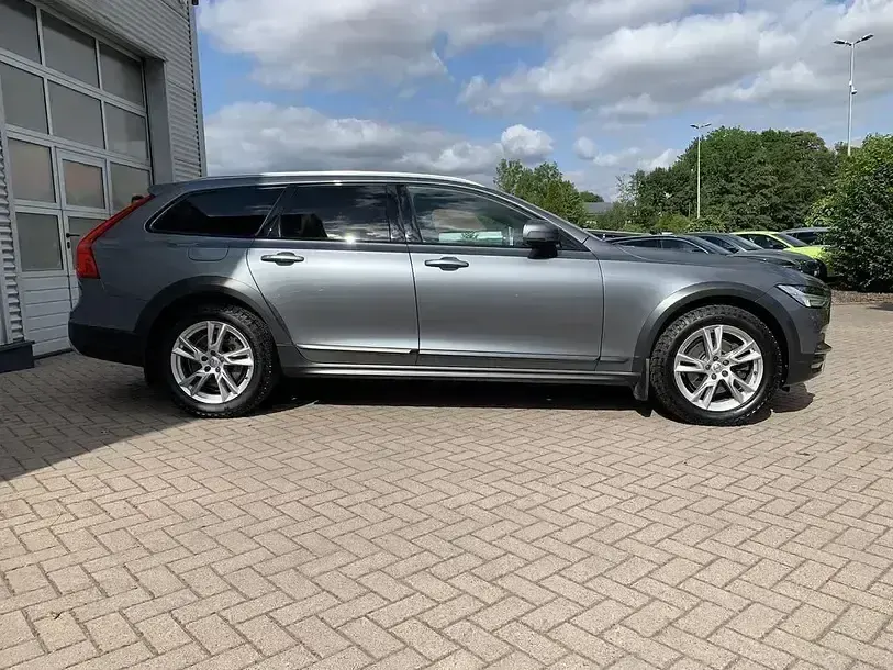 Gebraucht Volvo V90 CC 190 PS (139 kW) 2019 Grau Kombi