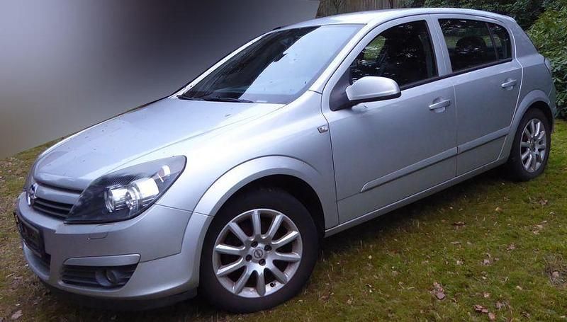 Gebraucht Opel Astra 90 PS (66 kW) 2004 Silber Limousine
