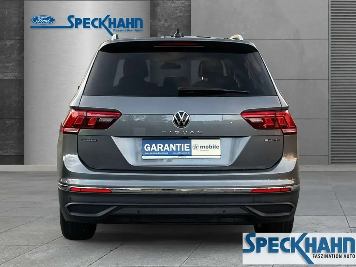 Gebraucht VW Tiguan Allspace Life 190 PS (139 kW) 2024 Platinum grey metallic SUV