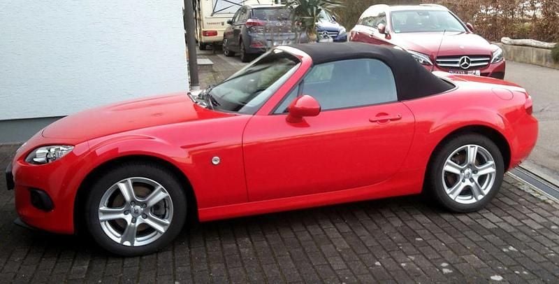Gebraucht Mazda MX5 Center-Line 126 PS (92 kW) 2013 Rot Cabrio