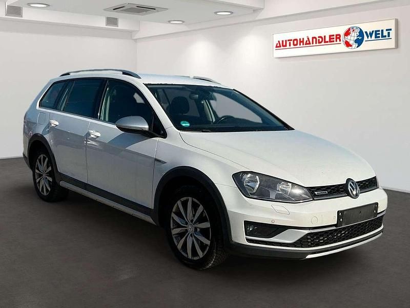 Gebraucht VW Golf Alltrack 184 PS (135 kW) 2016 Oryxweiß perlmutteffekt Kombi