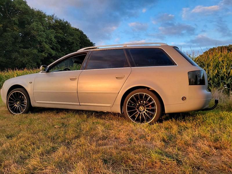 Grau Gebraucht 1999 Audi A6 Kombi | 1.750 € (Teuer) - Bild 1/4