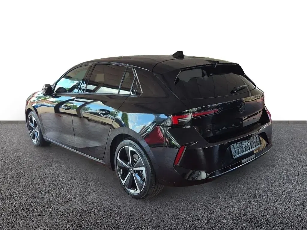 Gebraucht Opel Astra 131 PS (96 kW) 2024 Schwarz Kleinwagen