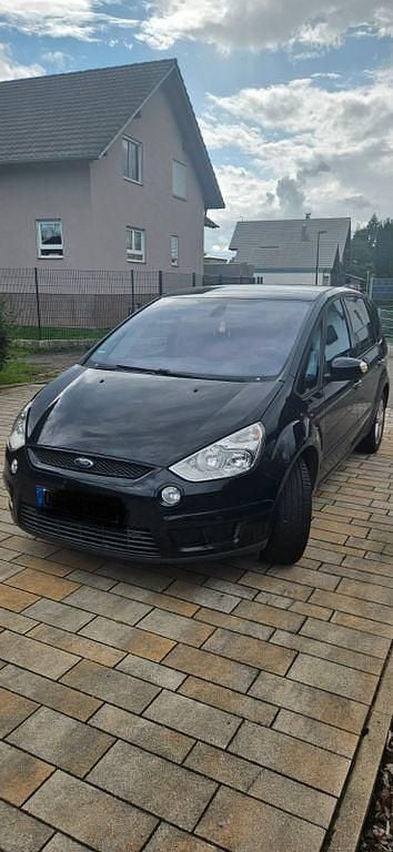 Schwarz Gebraucht 2010 Ford S-MAX Titanium Van / Kleinbus | 3.050 € (Superpreis) - Bild 1/4