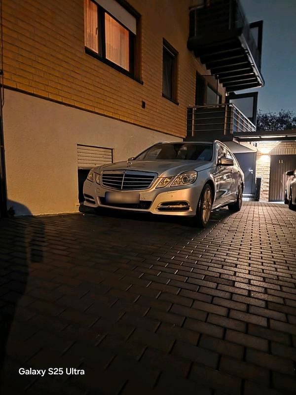 Gebraucht Mercedes E220 170 PS (125 kW) 2010 Silber Kombi