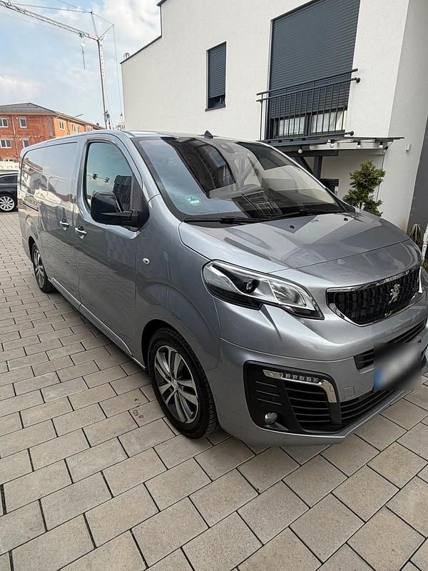 Gebraucht Peugeot Expert 180 PS (132 kW) 2022 Silber Van