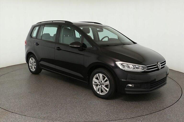 Deep black Gebraucht 2022 VW Touran Comfortline Van / Kleinbus | 28.460 € (Guter Preis) - Bild 1/4