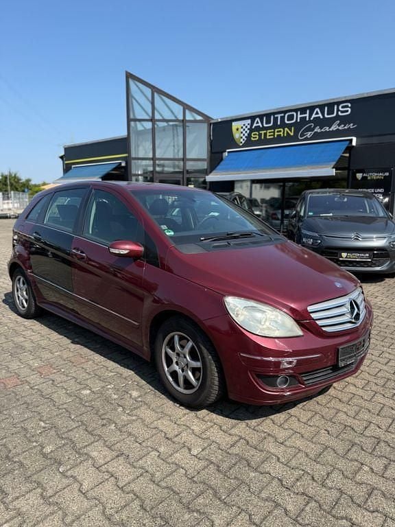 Rot Gebraucht 2007 Mercedes B170 Van / Kleinbus | 1.990 € (Superpreis) - Bild 1/4