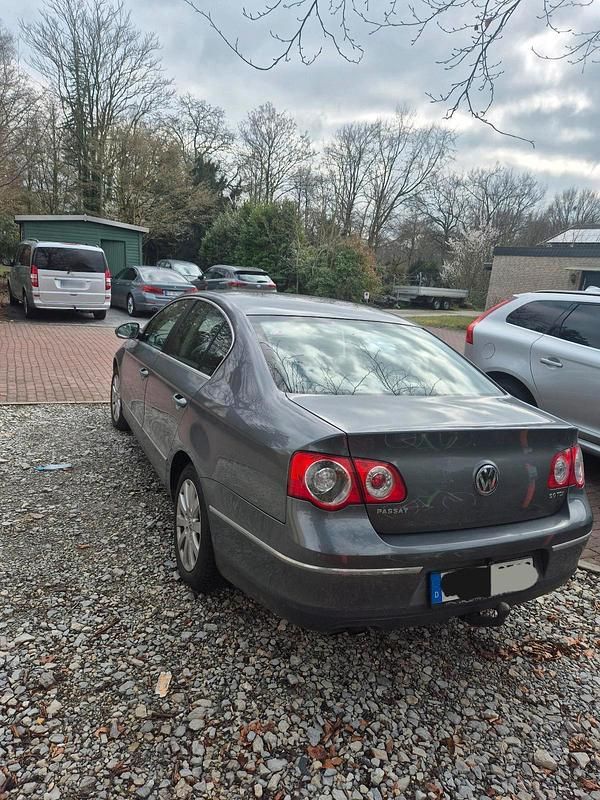 Gebraucht VW Passat 140 PS (102 kW) 2007 Grau Limousine