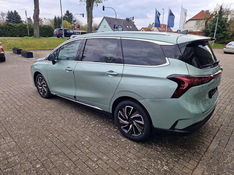 Neu DFSK Forthing 4 177 PS (130 kW) 2026 Grün SUV