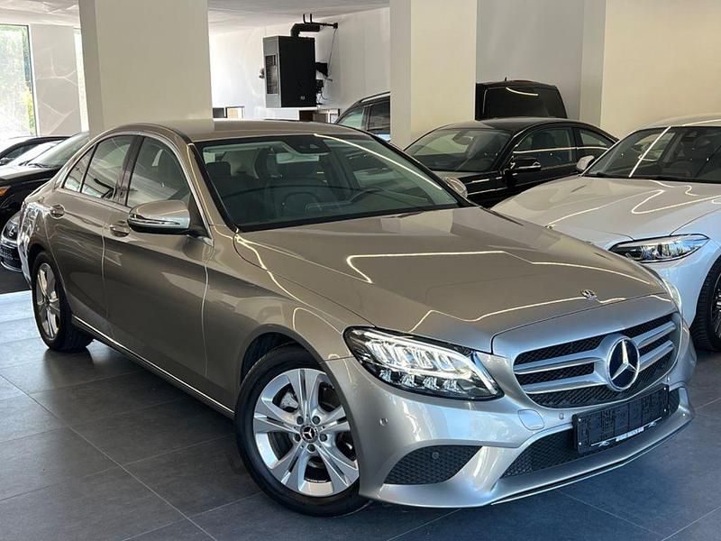 Beige Gebraucht 2019 Mercedes C180 Avantgarde Limousine | 24.990 € (Fairer Preis) - Bild 1/4
