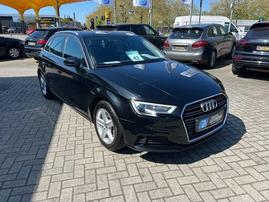Gebraucht Audi A3 Basis 150 PS (110 kW) 2018 Schwarz Limousine