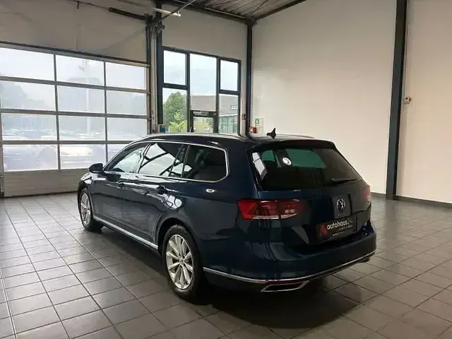 Gebraucht VW Passat GTE 156 PS (114 kW) 2021 Blau Kombi