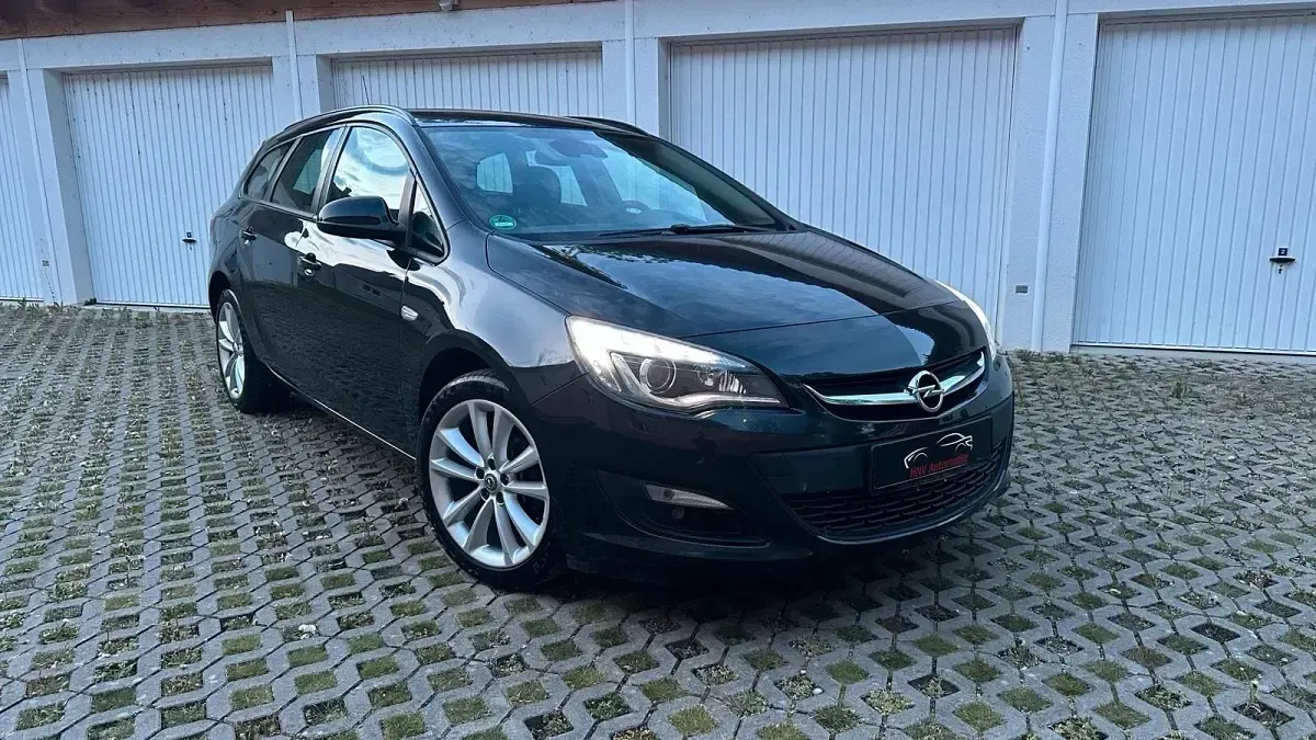 Gebraucht Opel Astra 140 PS (102 kW) 2015 Grau Kombi