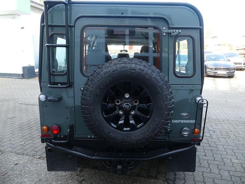 Gebraucht Land Rover Defender 122 PS (89 kW) 2014 Grün SUV