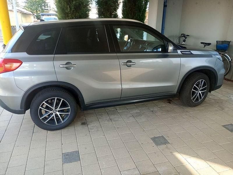 Gebraucht Suzuki Vitara 140 PS (102 kW) 2015 Grau SUV
