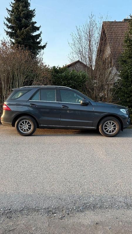 Gebraucht Mercedes ML350 258 PS (189 kW) 2013 Grau SUV