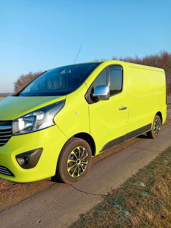 Gebraucht Opel Vivaro 150 PS (110 kW) 2016 Grün Van / Kleinbus