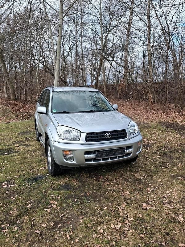 Gebraucht Toyota RAV4 150 PS (110 kW) 2001 Silber SUV
