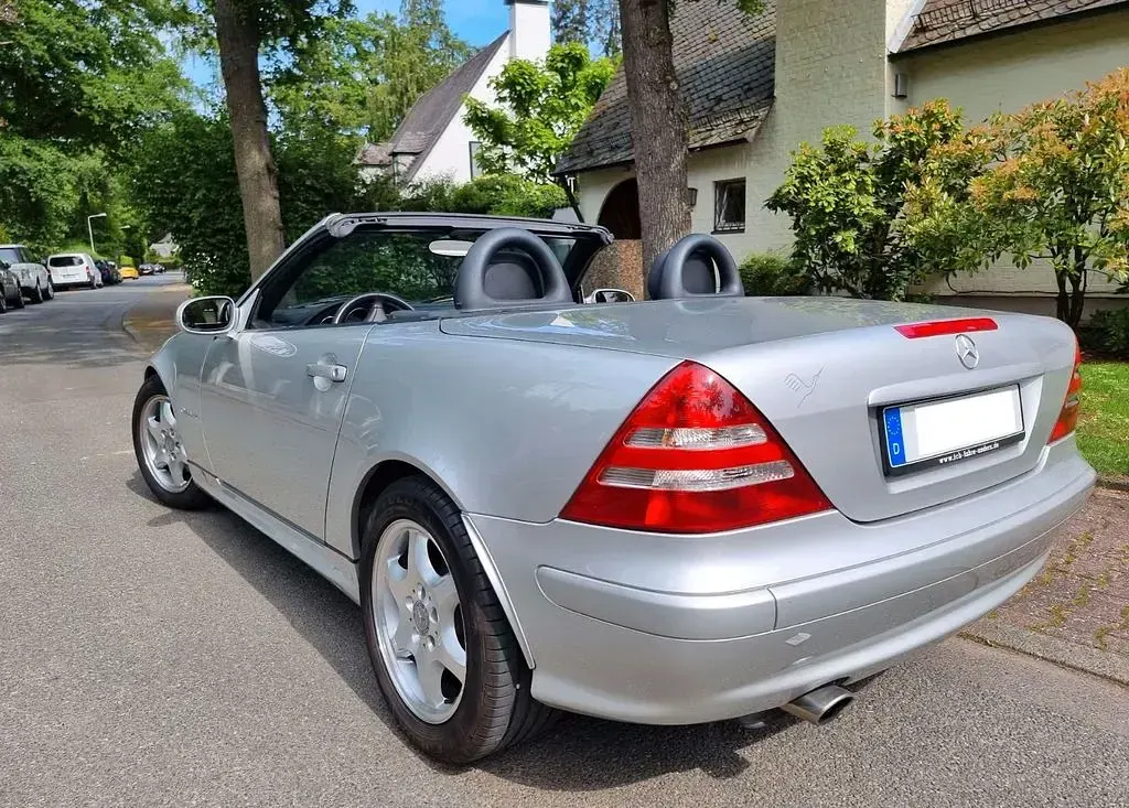 Gebraucht Mercedes SLK200 163 PS (119 kW) 2004 Silber Cabrio