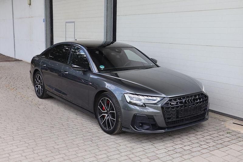 Grau Gebraucht 2023 Audi A8L S-Line Limousine | 77.900 € (Fairer Preis) - Bild 1/4