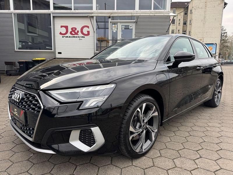 Gebraucht Audi A3 Sportback e-tron Advanced 150 PS (110 kW) 2021 Schwarz Kleinwagen