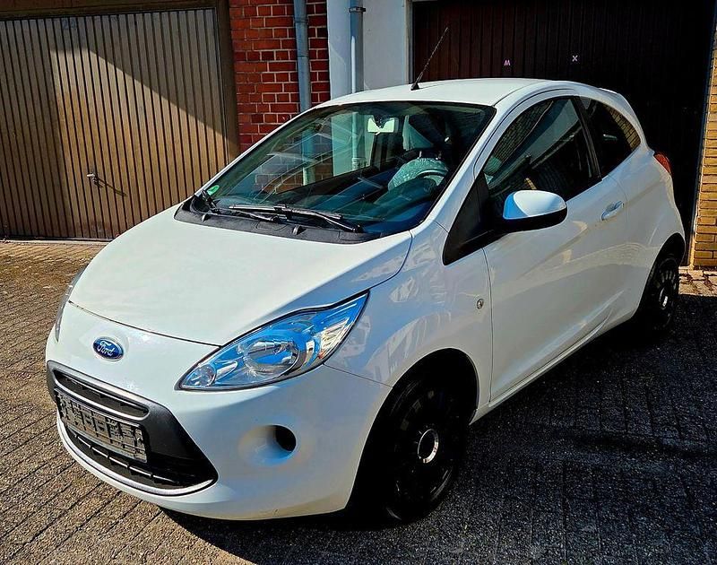 Weiß Gebraucht 2014 Ford Ka Kleinwagen | 4.299 € (Fairer Preis) - Bild 1/4