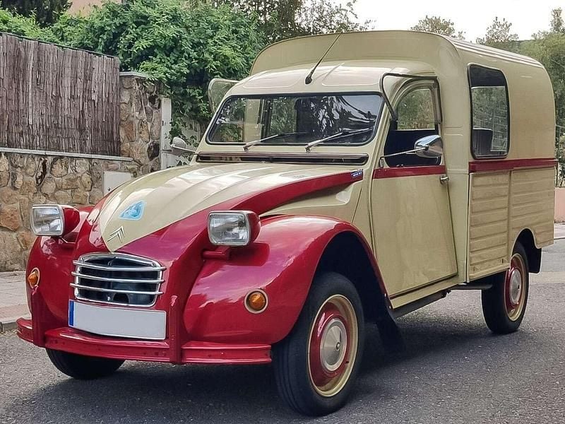 Beige Gebraucht 1975 Citroën 2CV Limousine | 10.000 € - Bild 1/4