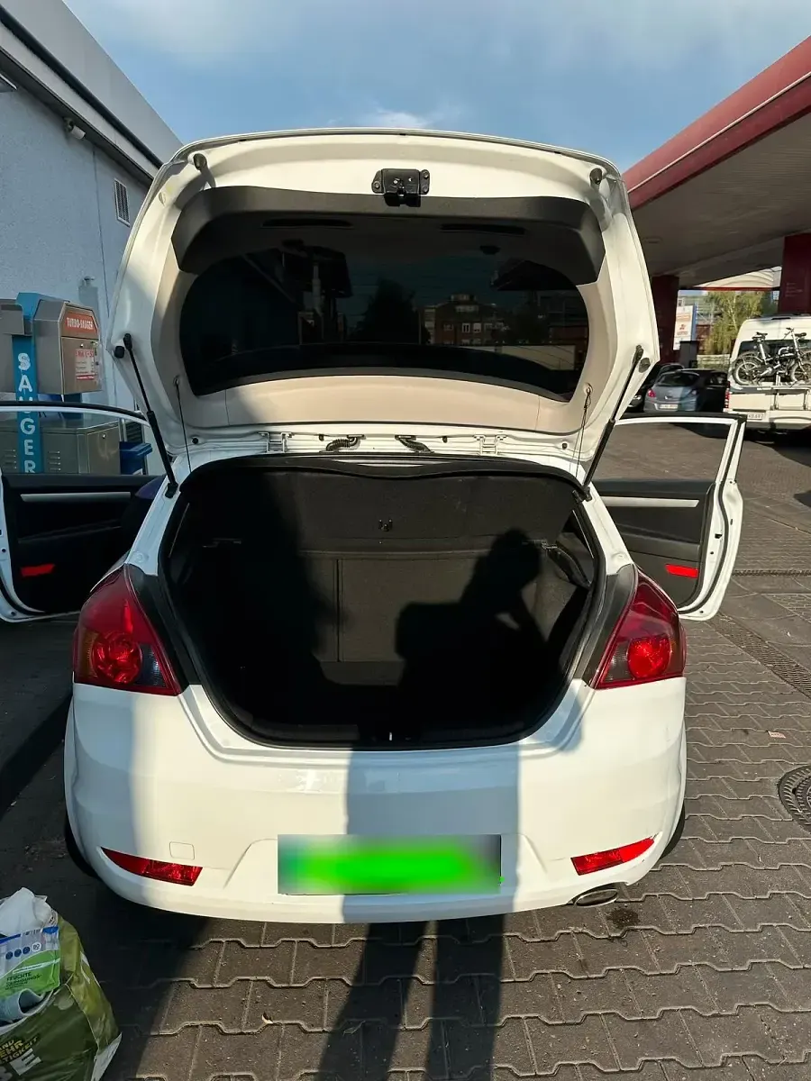 Gebraucht Kia Ceed 125 PS (91 kW) 2010 Weiß Kleinwagen