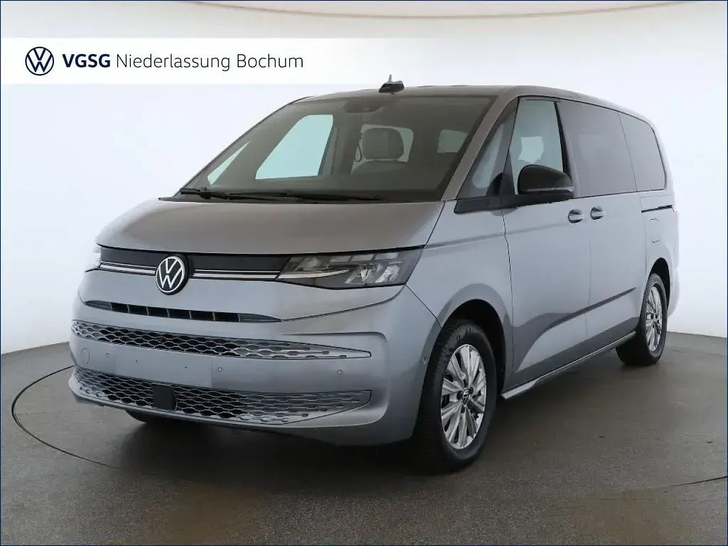 Używany VW Multivan Life 150 KM (110 kW) 2025 Srebrny Minivan