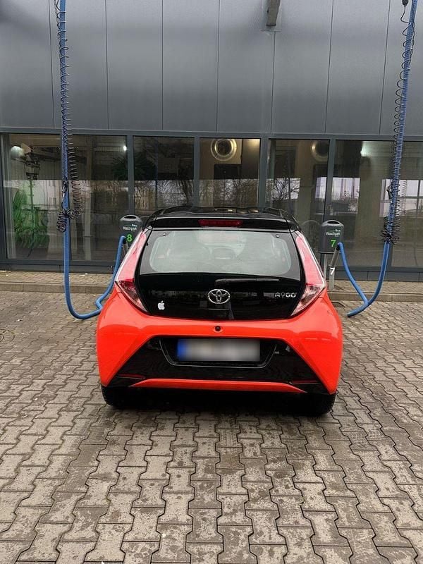 Gebraucht Toyota Aygo X-cite 69 PS (50 kW) 2014 Orange Kleinwagen