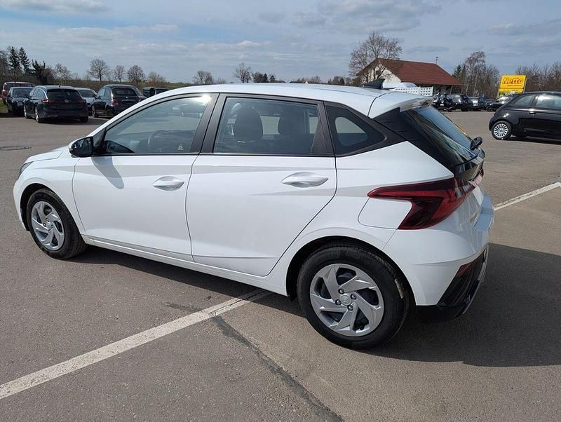 Gebraucht Hyundai i20 GO! 101 PS (74 kW) 2024 Weiß Kleinwagen