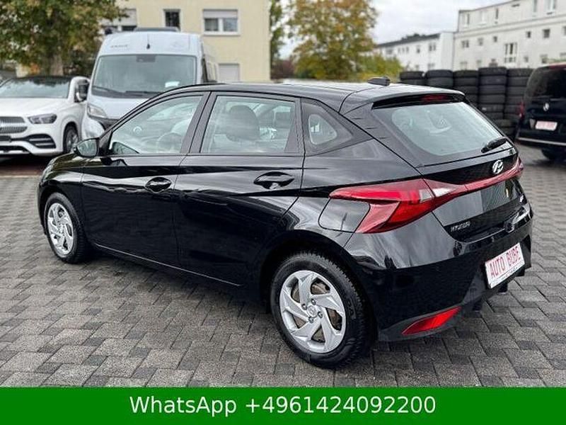 Gebraucht Hyundai i20 101 PS (74 kW) 2021 Schwarz Kleinwagen