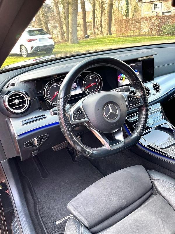 Gebraucht Mercedes E200 AMG line 185 PS (136 kW) 2017 Schwarz Kombi
