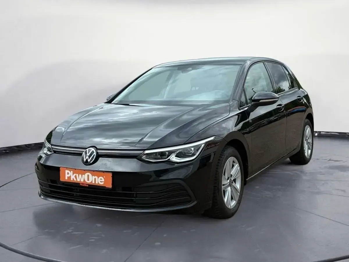 Gebraucht VW Golf VIII Life 131 PS (96 kW) 2023 Limousine