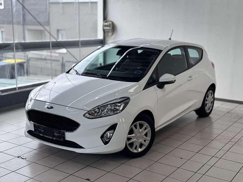 Weiß Gebraucht 2018 Ford Fiesta Kleinwagen | 5.990 € (Guter Preis) - Bild 1/4