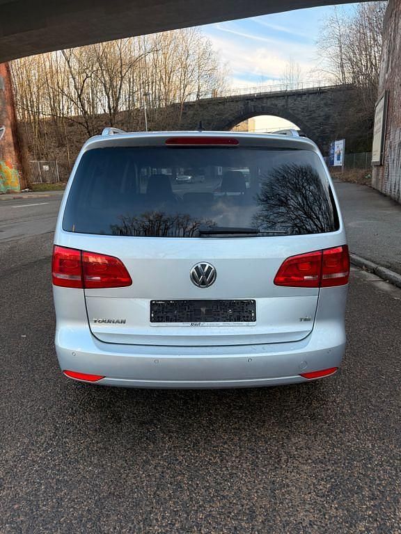 Gebraucht VW Touran Style 140 PS (102 kW) 2011 Silber Van / Kleinbus