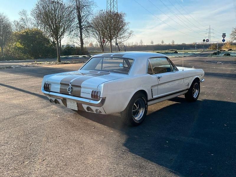 Gebraucht Ford Mustang 200 PS (147 kW) 1965 Weiß Coupé