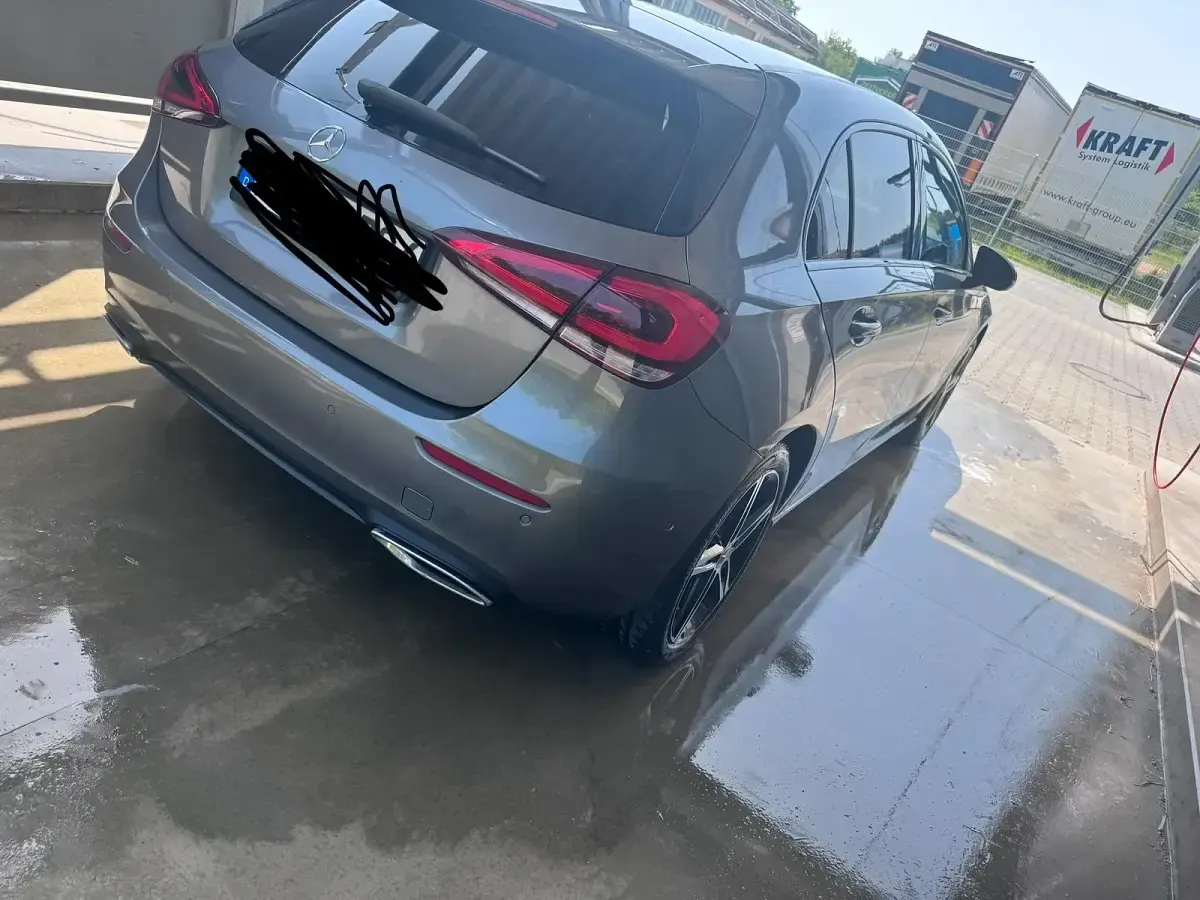 Gebraucht Mercedes A200 163 PS (119 kW) 2022 Grau Kleinwagen