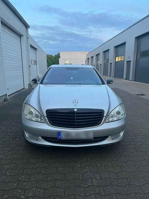 Grau Gebraucht 2006 Mercedes S320 Limousine | 9.500 € (Guter Preis) - Bild 1/4