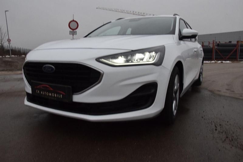 Gebraucht Ford Focus Cool & Connect 120 PS (88 kW) 2022 Weiß Kombi