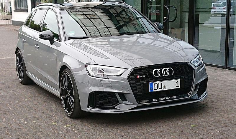 Gebraucht Audi RS3 Ambiente 400 PS (294 kW) 2017 Grau Limousine