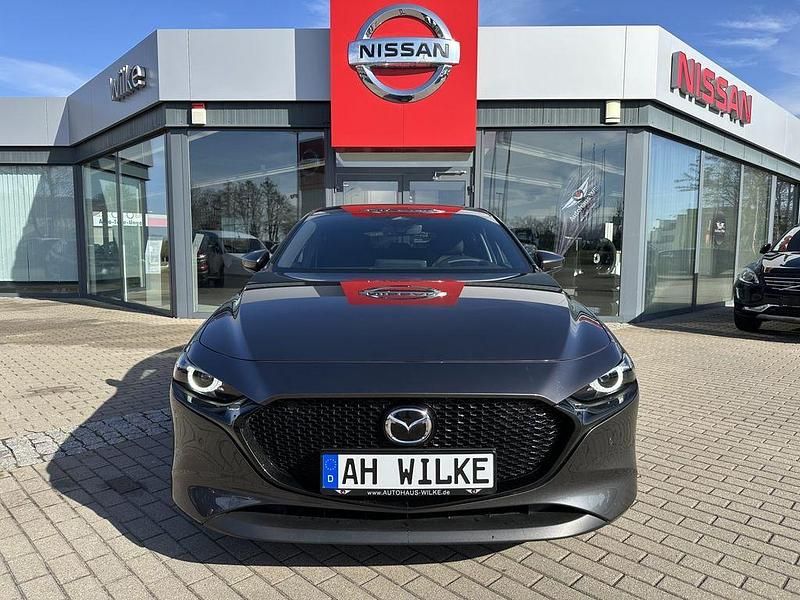 Neu Mazda 3 140 PS (102 kW) 2026 Grau Limousine
