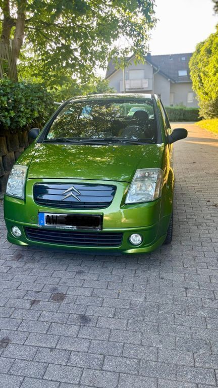 Grün Gebraucht 2004 Citroën C2 VTR Sport Kleinwagen | 1.200 € (Fairer Preis) - Bild 1/4