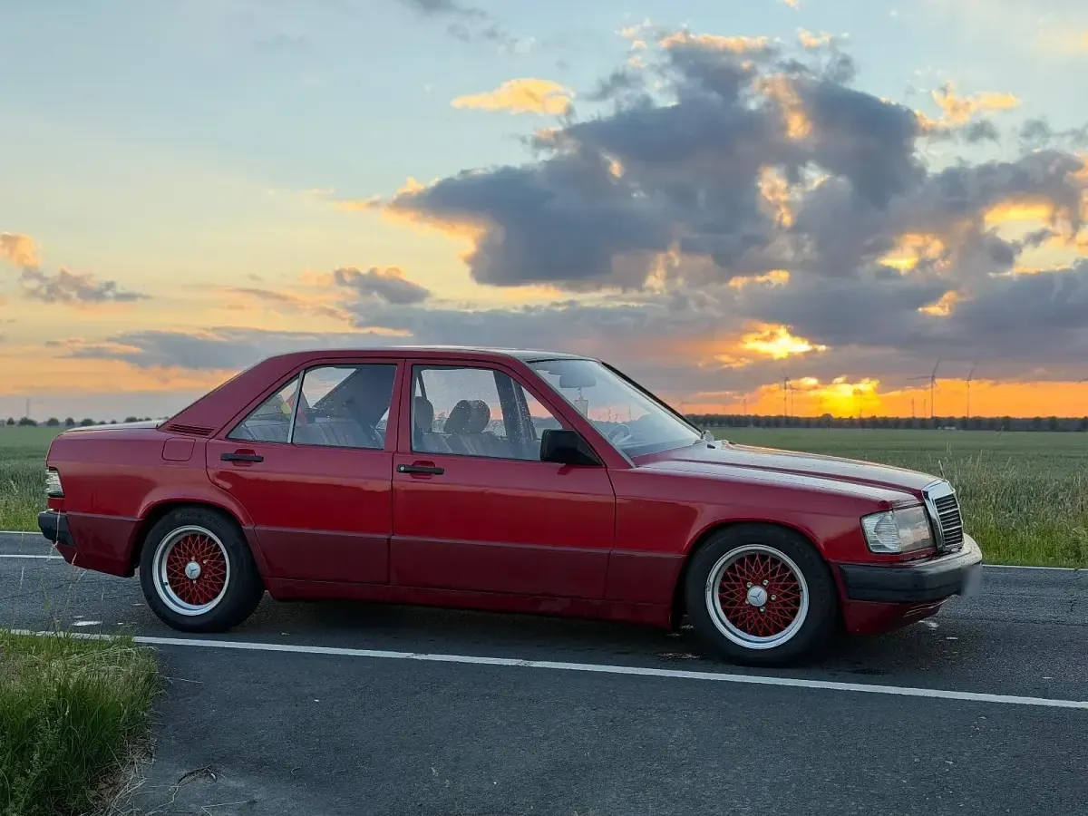 Gebraucht Mercedes 190 94 PS (69 kW) 1990 Rot Limousine