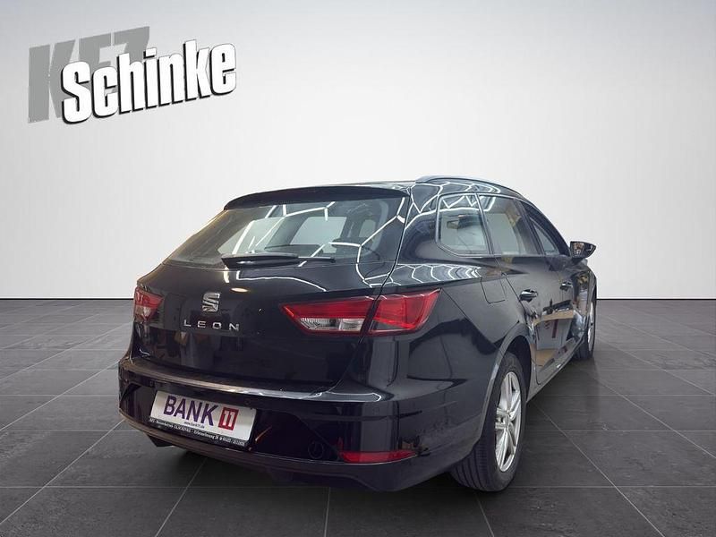 Usado Seat Leon ST Reference 110 HP (80 kW) 2018 Preto Carrinha