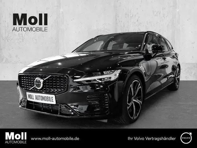 Onyx black / metallic Gebraucht 2024 Volvo V60 Ultra Kombi | 59.900 € - Bild 1/4