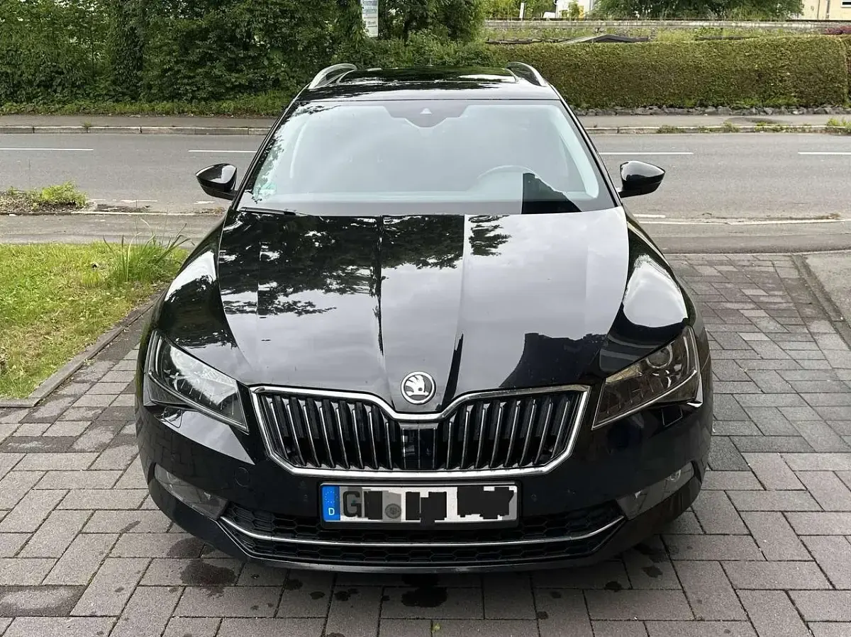 Używany Skoda Superb Style 190 KM (139 kW) 2017 Czarny Kombi