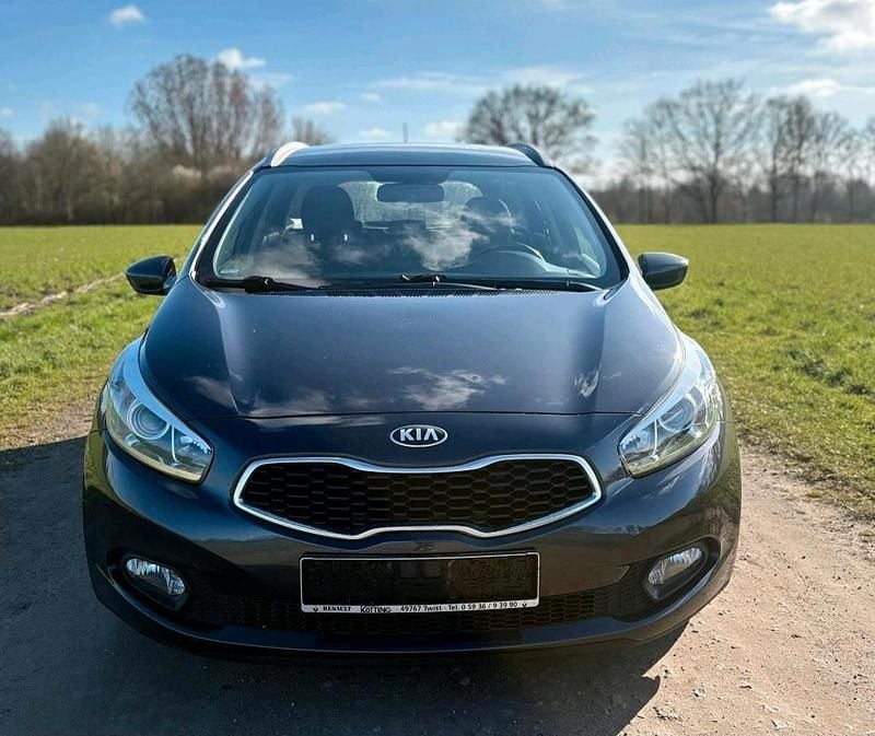Gebraucht Kia Ceed 128 PS (94 kW) 2013 Grau Kleinwagen