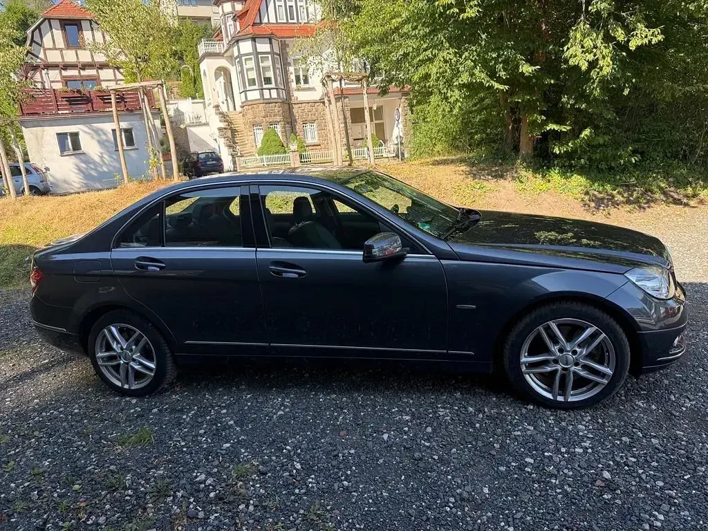 Gebraucht Mercedes C350 224 PS (164 kW) 2009 Grau Limousine